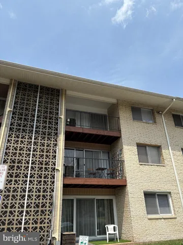 $1,800 | 5464 85th Avenue, Unit 201, Hyattsville, MD 20784