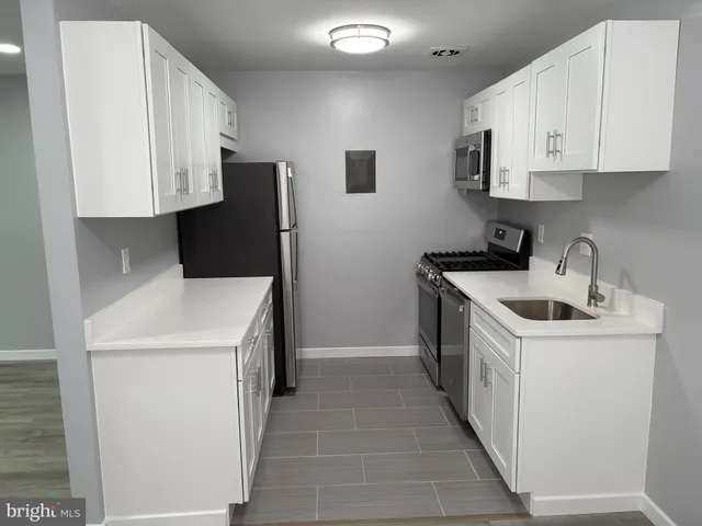 $1,800 | 5464 85th Avenue, Unit 201, Hyattsville, MD 20784