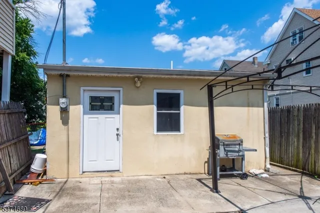 $1,900 | 503 12th Avenue, Unit 3, Paterson, NJ 07514