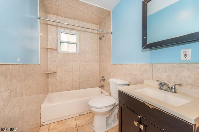 $1,900 | 503 12th Avenue, Unit 3, Paterson, NJ 07514