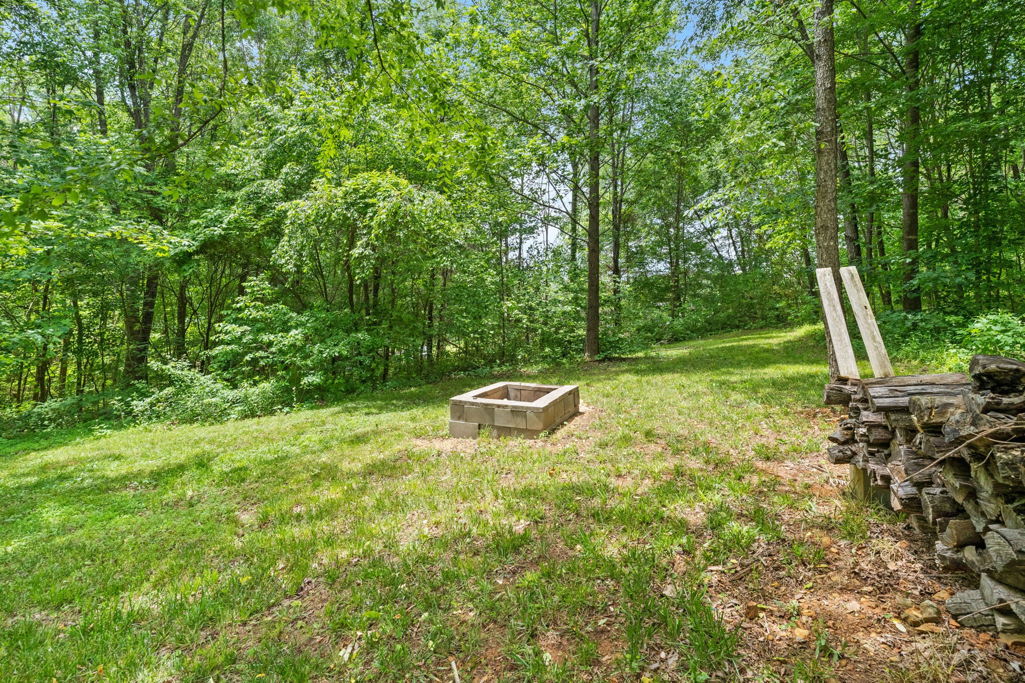 6446 Green Road Springfield, TN 37172 - Photo 28 of 33 a view of a backyard with a fountain