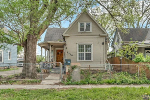 $65,000 | 1215 Southwest 5th Street, Topeka, KS 66606