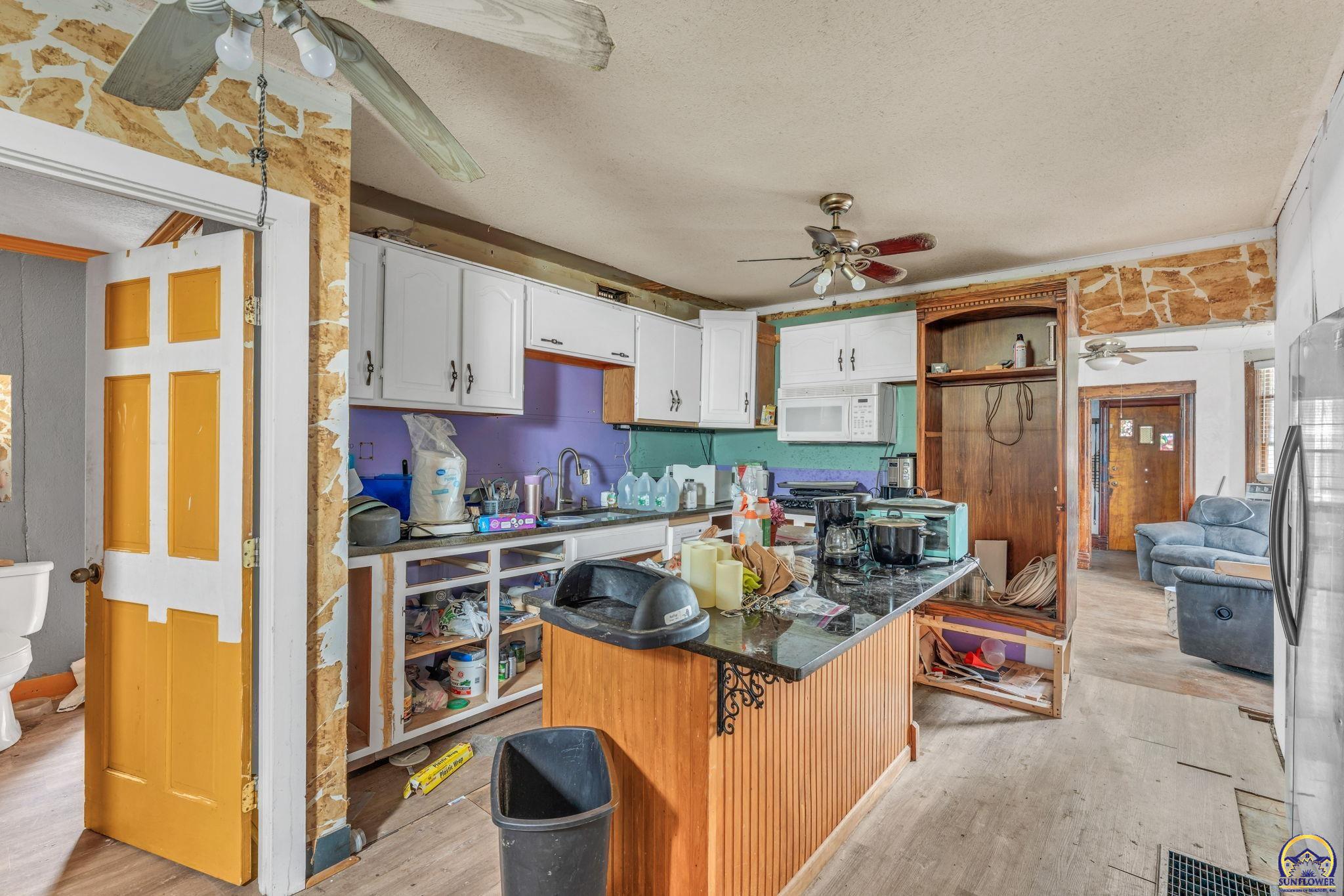 1215 Southwest 5th Street Topeka, KS 66606 - Photo 12 of 16