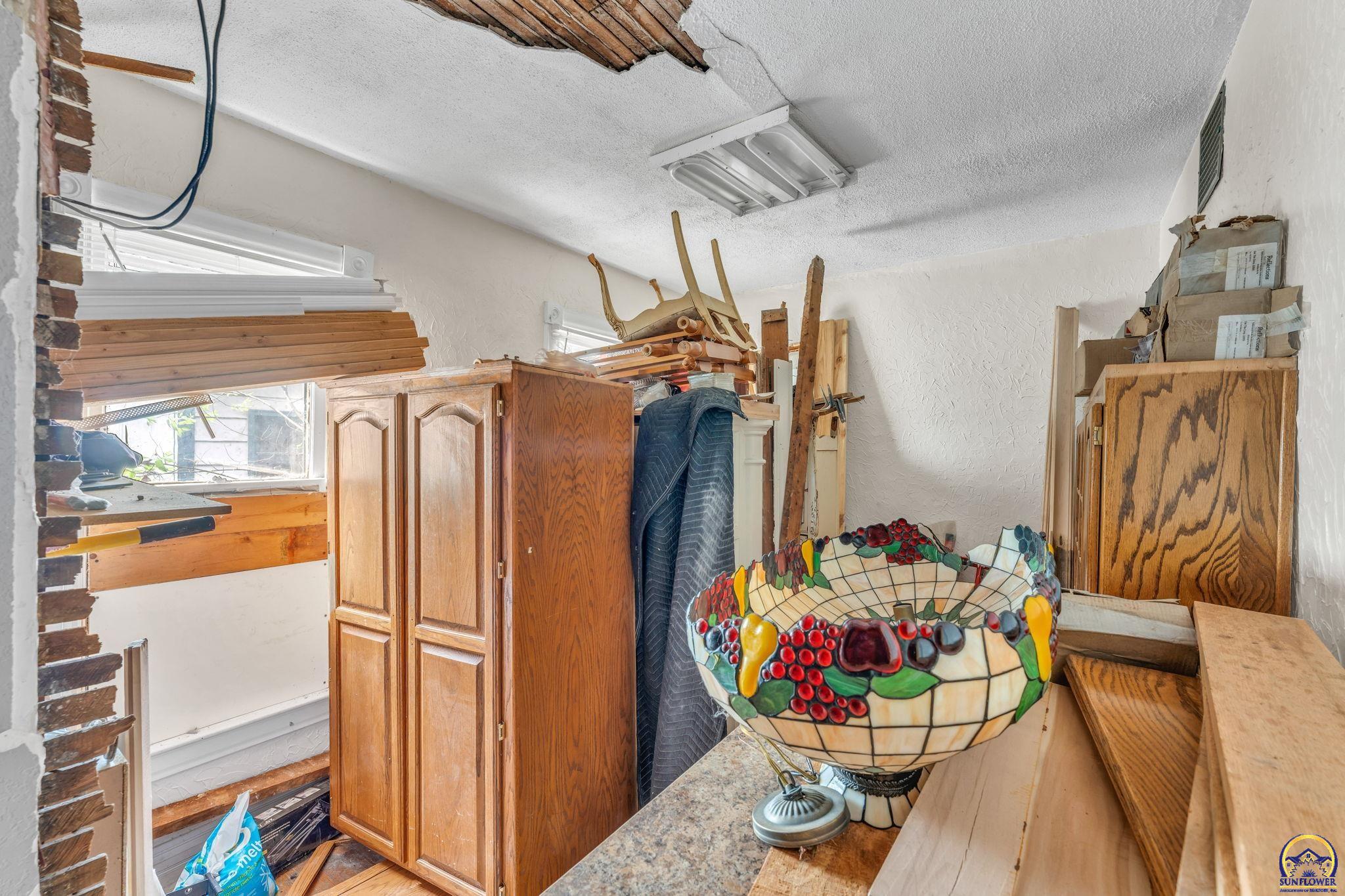 1215 Southwest 5th Street Topeka, KS 66606 - Photo 15 of 16