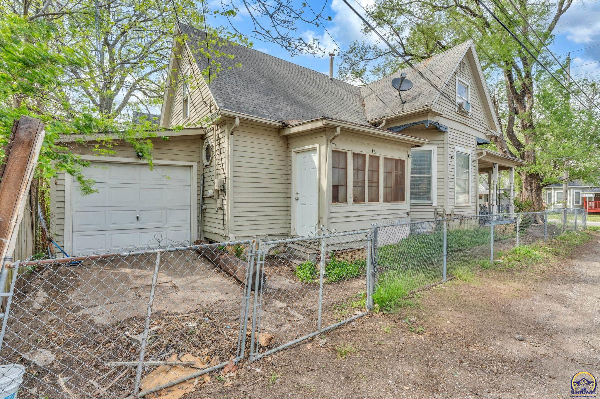 1215 Southwest 5th Street Topeka, KS 66606 - Photo 6 of 16