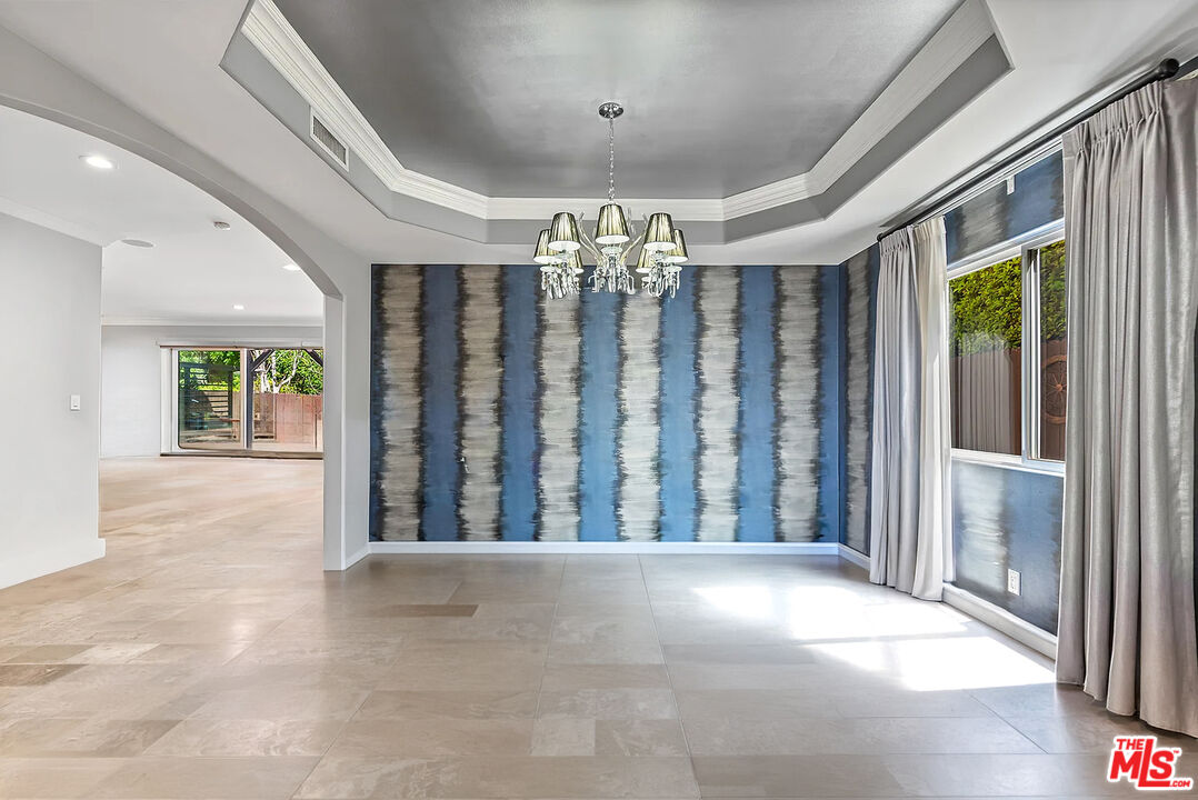 4724 Noble Avenue Sherman Oaks, CA 91403 - Photo 11 of 35