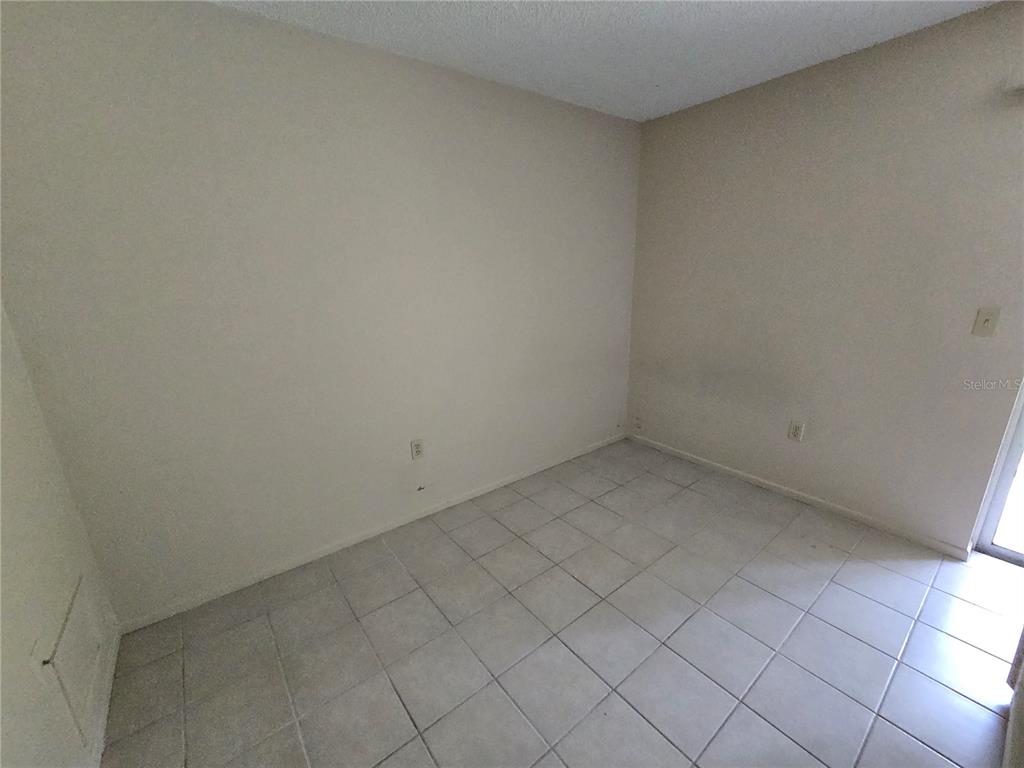 289 Jeru Boulevard, Unit 289B Tarpon Springs, FL 34689 - Photo 7 of 9 a view of a room