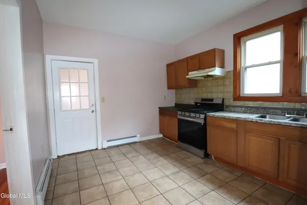 $1,700 | 29 Morris Street, Albany, NY 12208