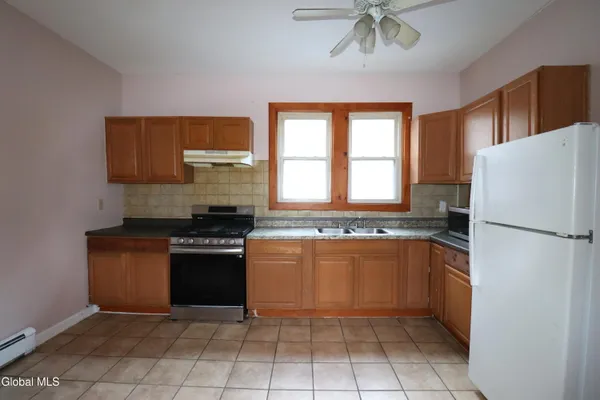 $1,700 | 29 Morris Street, Albany, NY 12208