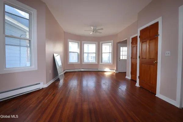 $1,700 | 29 Morris Street, Albany, NY 12208