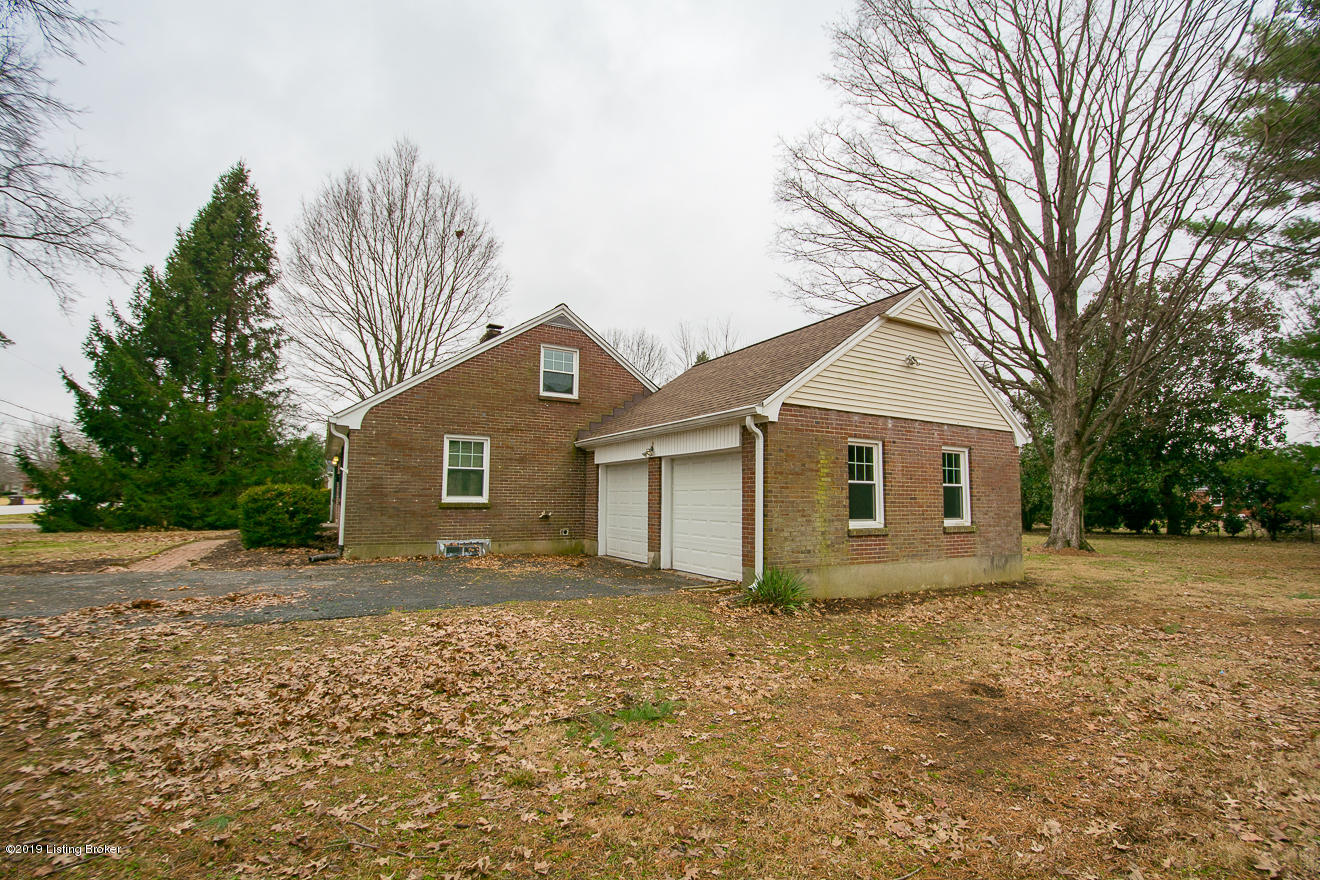 8615 Whipps Mill Road Louisville, KY 40222 - Photo 51 of 59 WhippsMill-7