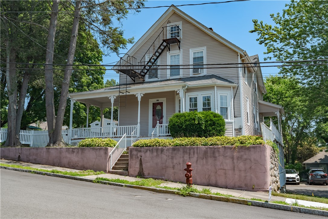 507 Summer Street Woonsocket, RI 02895 - Photo 3 of 38