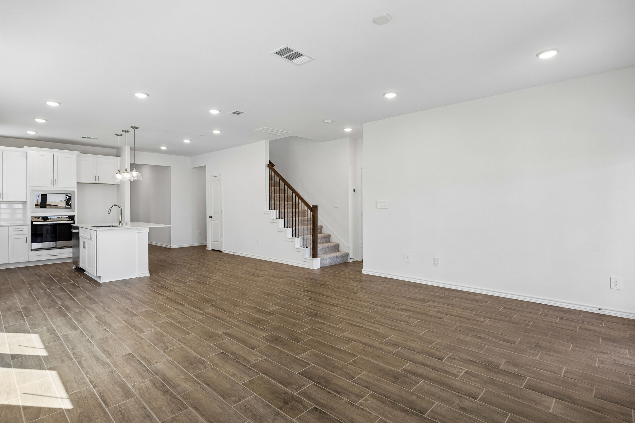 562 Ruby Bnd Lane Montgomery, TX 77356 - Photo 7 of 42