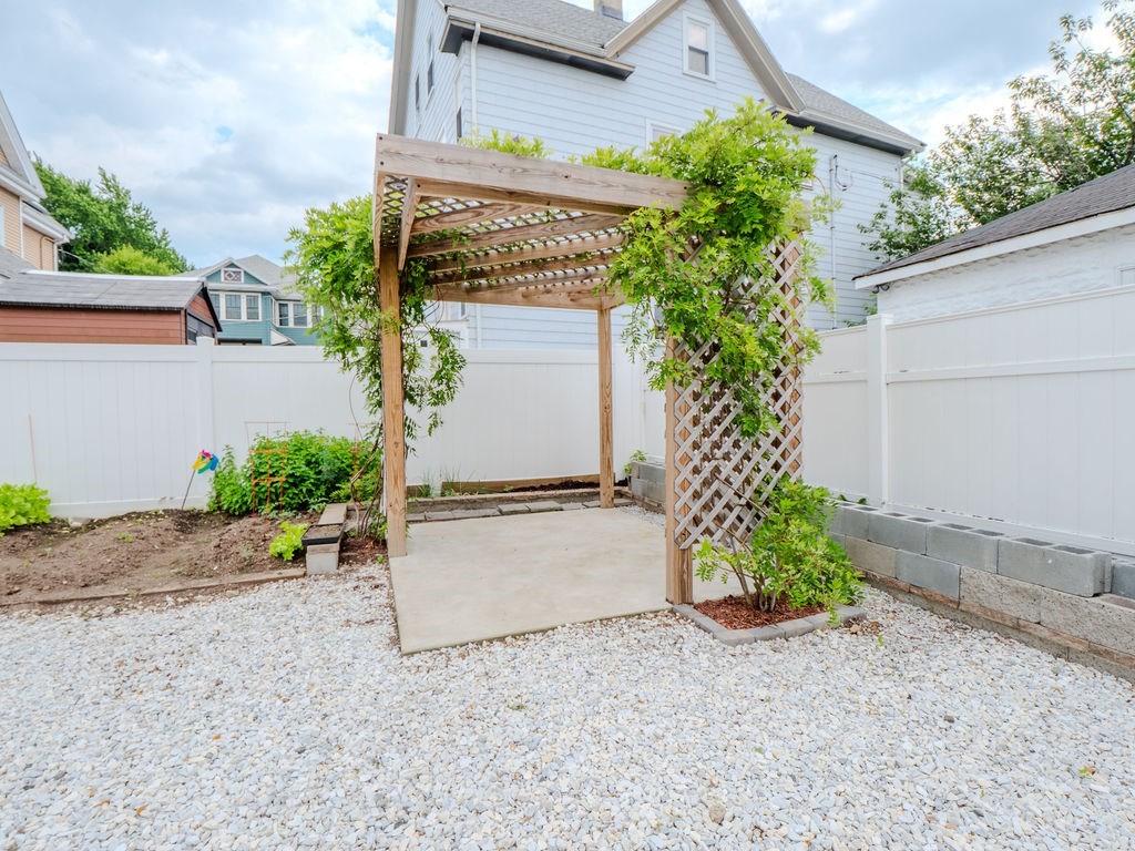 81 Cross Street Malden, MA 02148 - Photo 4 of 41