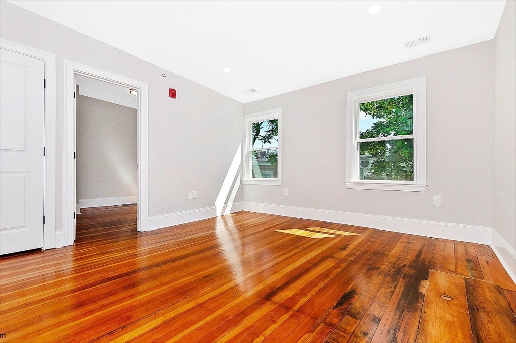 85 Webster Street, Unit 3 Boston, MA 02128 - Photo 5 of 12