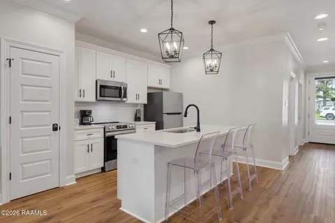 $240,000 | 300 Ave B, Unit B, Broussard, LA 70518