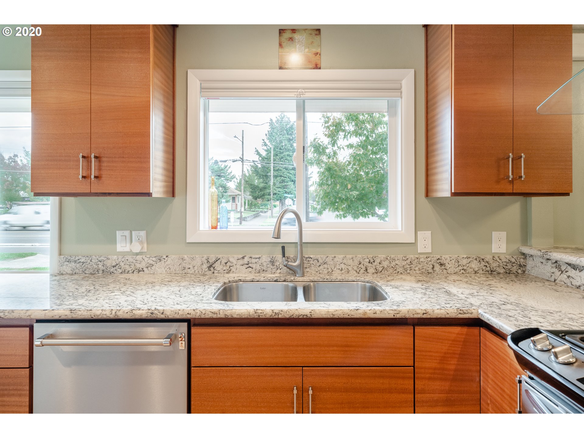 2051 North Rosa Parks Way Portland, OR 97217 - Photo 11 of 32 Gallery Image 11