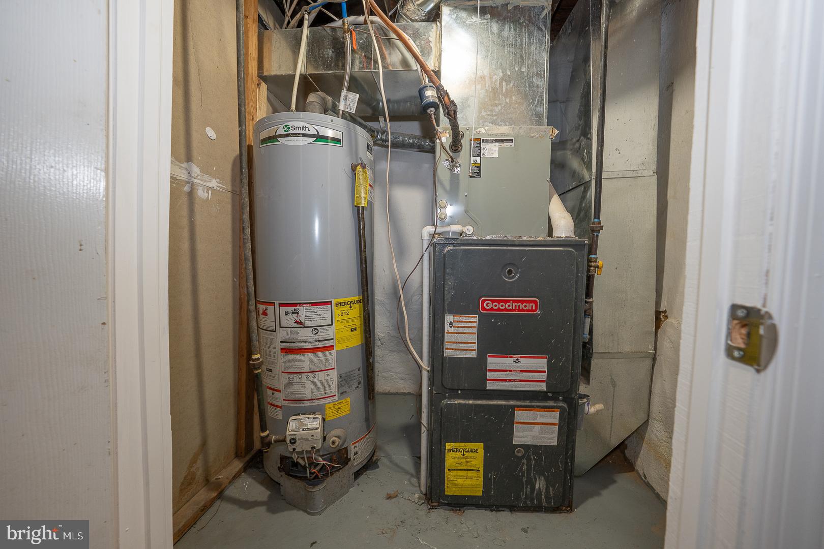 212 Copley Road Upper Darby, PA 19082 - Photo 59 of 69 a utility room with dryer and washer