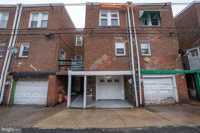 $289,900 | 212 Copley Road, Upper Darby, PA 19082