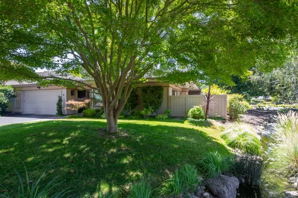 $3,495,000 | 6 Bay Tree Lane, Los Altos, CA 94022