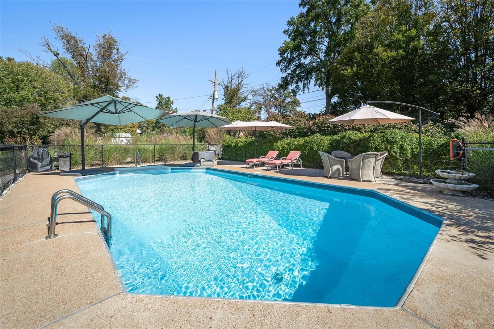 9866 Sappington Road St. Louis, MO 63128 - Photo 2 of 41