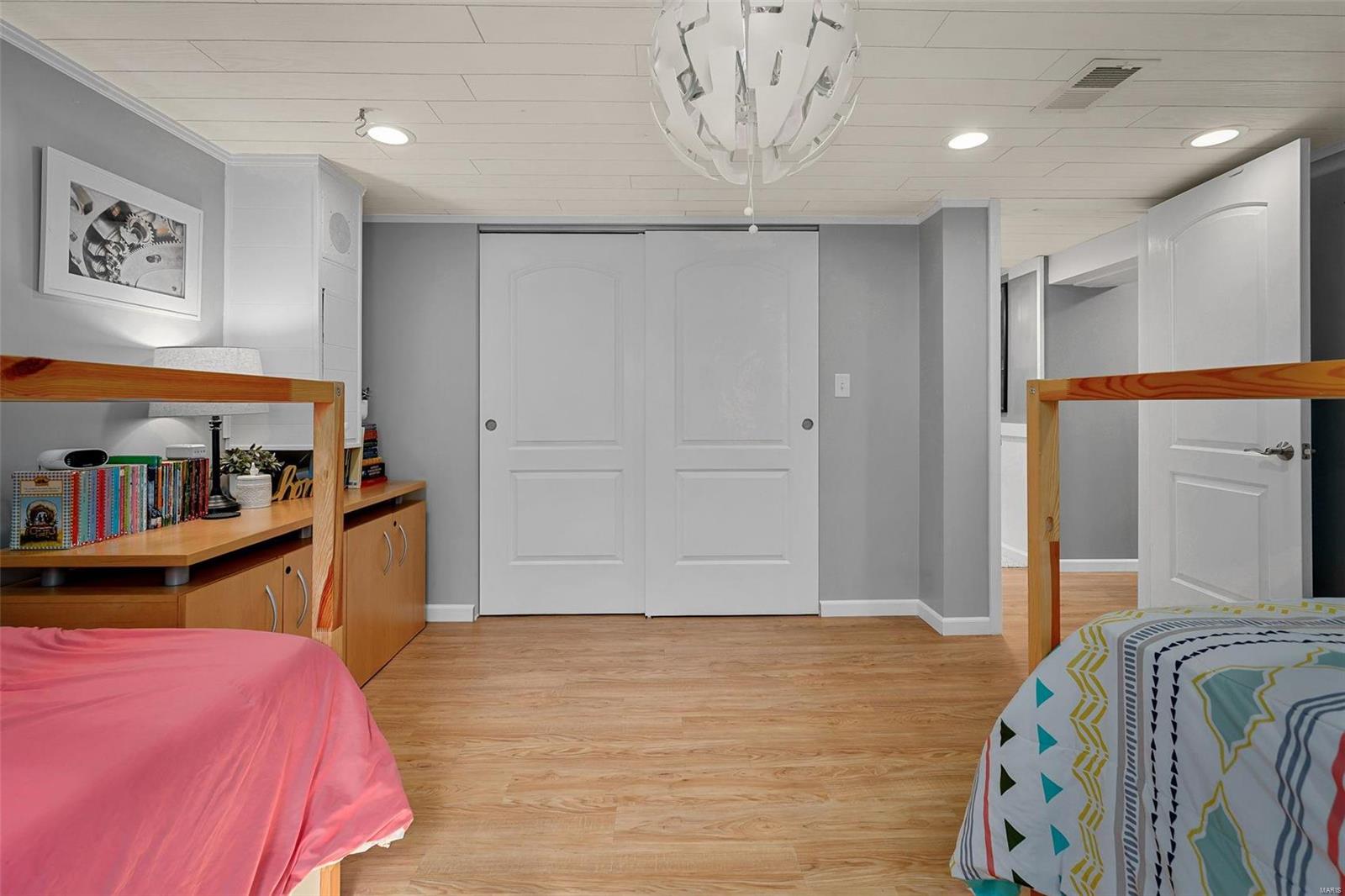 9866 Sappington Road St. Louis, MO 63128 - Photo 23 of 41