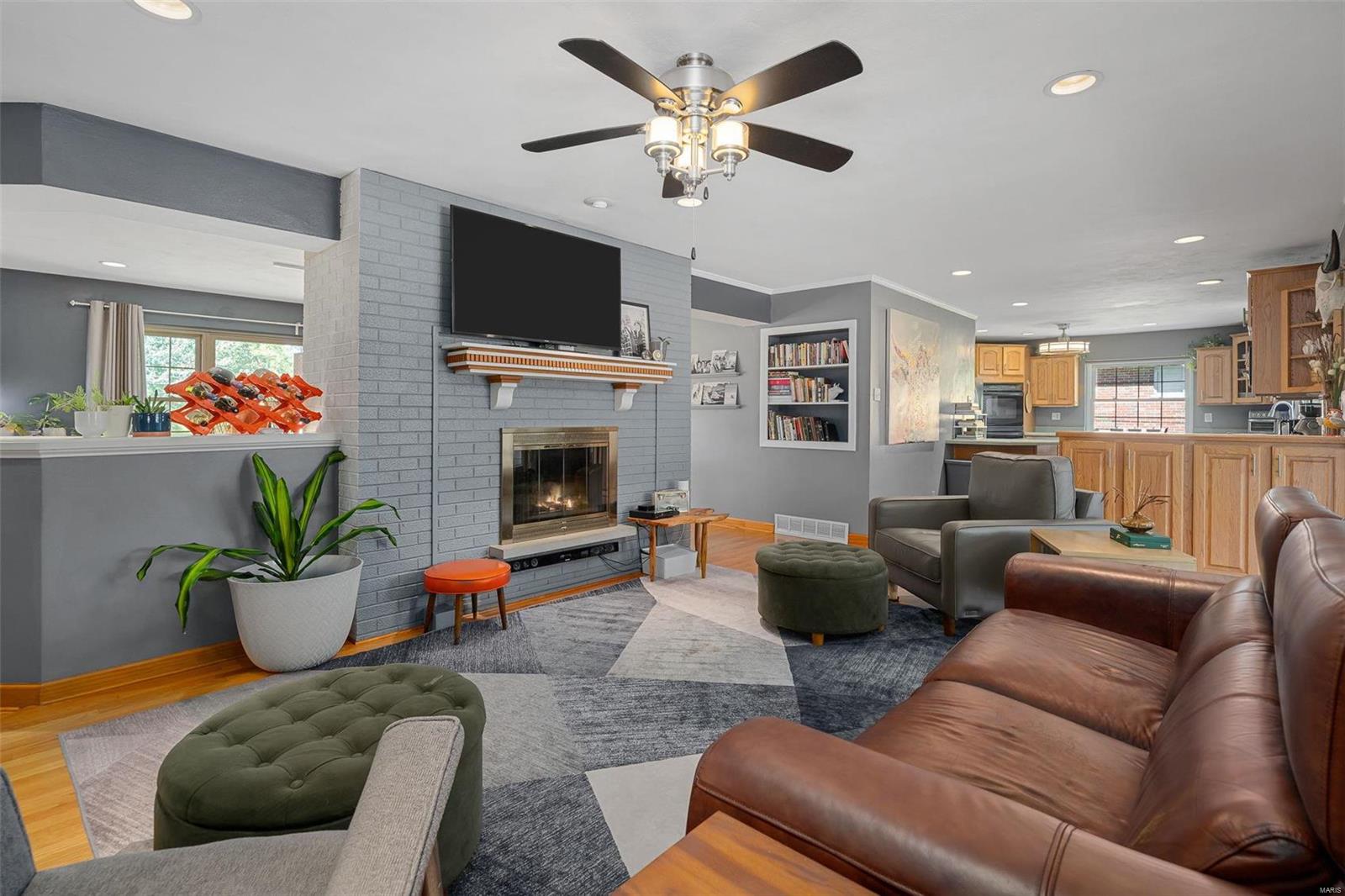 9866 Sappington Road St. Louis, MO 63128 - Photo 7 of 41