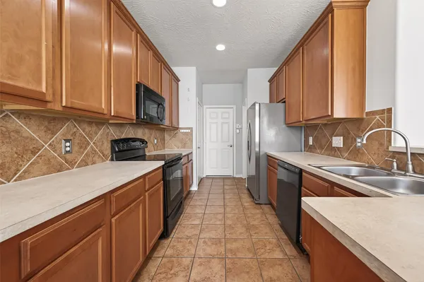 $2,300 | 3216 Victorian Manor Lane, Houston, TX 77047