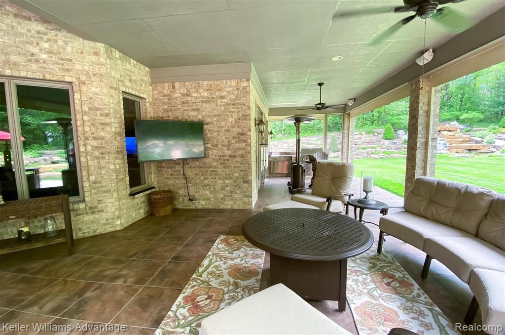 5520 Oak Bluff Road Rochester, MI 48306 - Photo 13 of 60