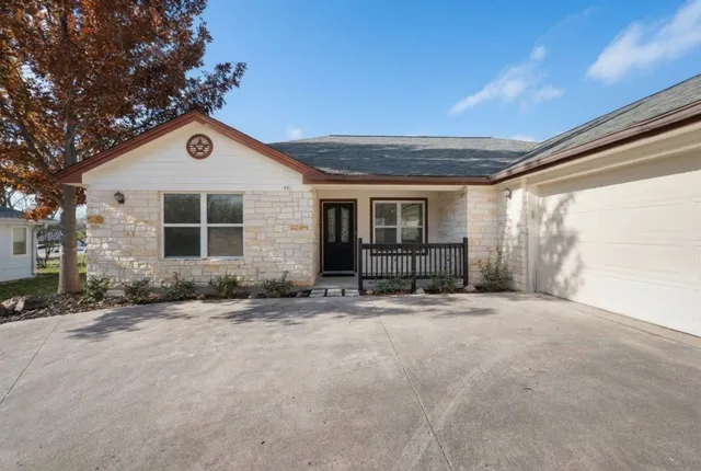 $350,000 | 143 Boulder Drive, Kingsland, TX 78639