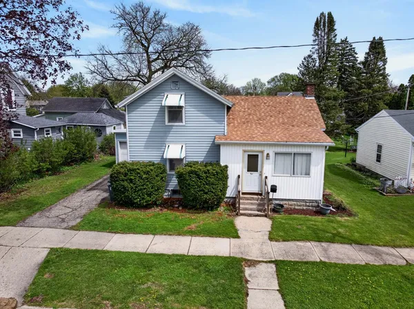 $186,500 | 810 21st Avenue, Monroe, WI 53566