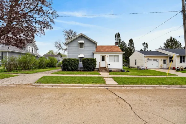 $186,500 | 810 21st Avenue, Monroe, WI 53566