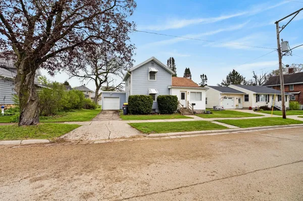 $186,500 | 810 21st Avenue, Monroe, WI 53566