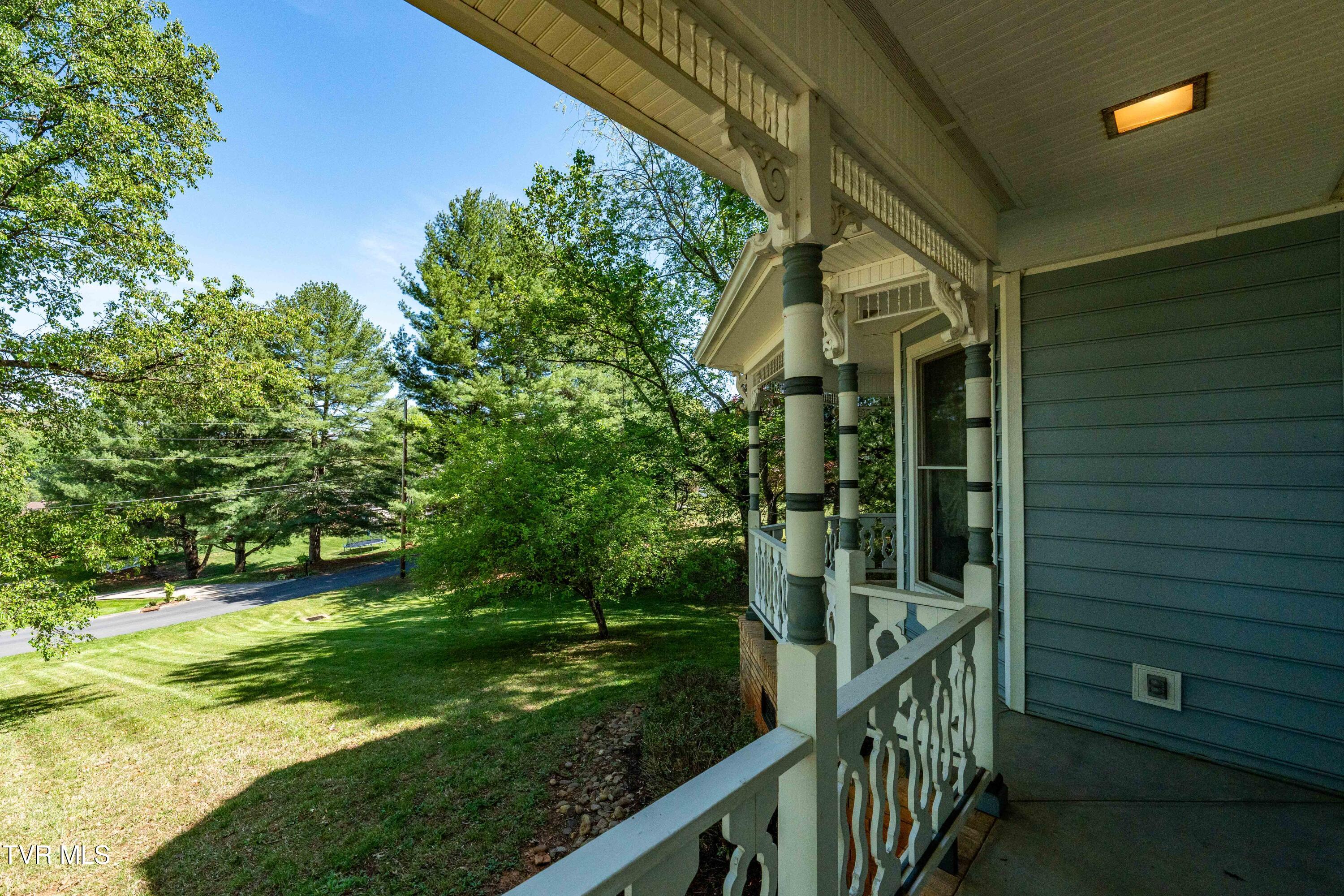 101 Knobb Hill Road Johnson City, TN 37601 - Photo 15 of 117 101 Knobb Hill Rd (46 of 118)