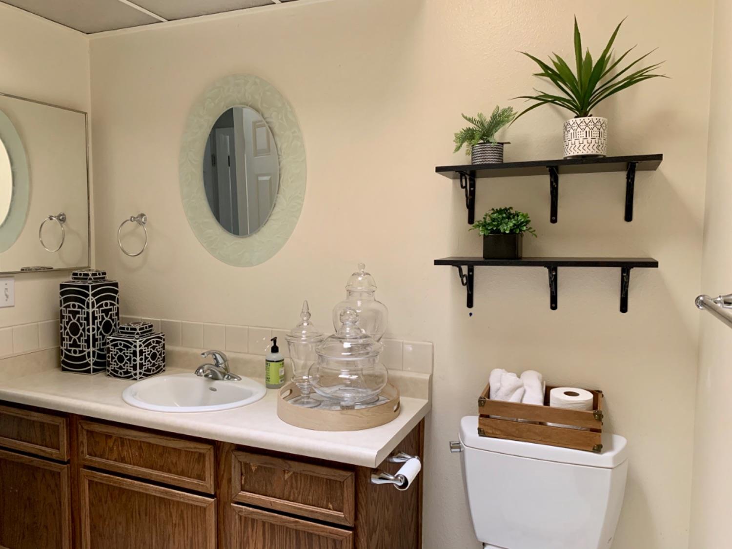 539 West Parlier Avenue, Unit 3 Reedley, CA 93654 - Photo 13 of 22 Gallery Image 13