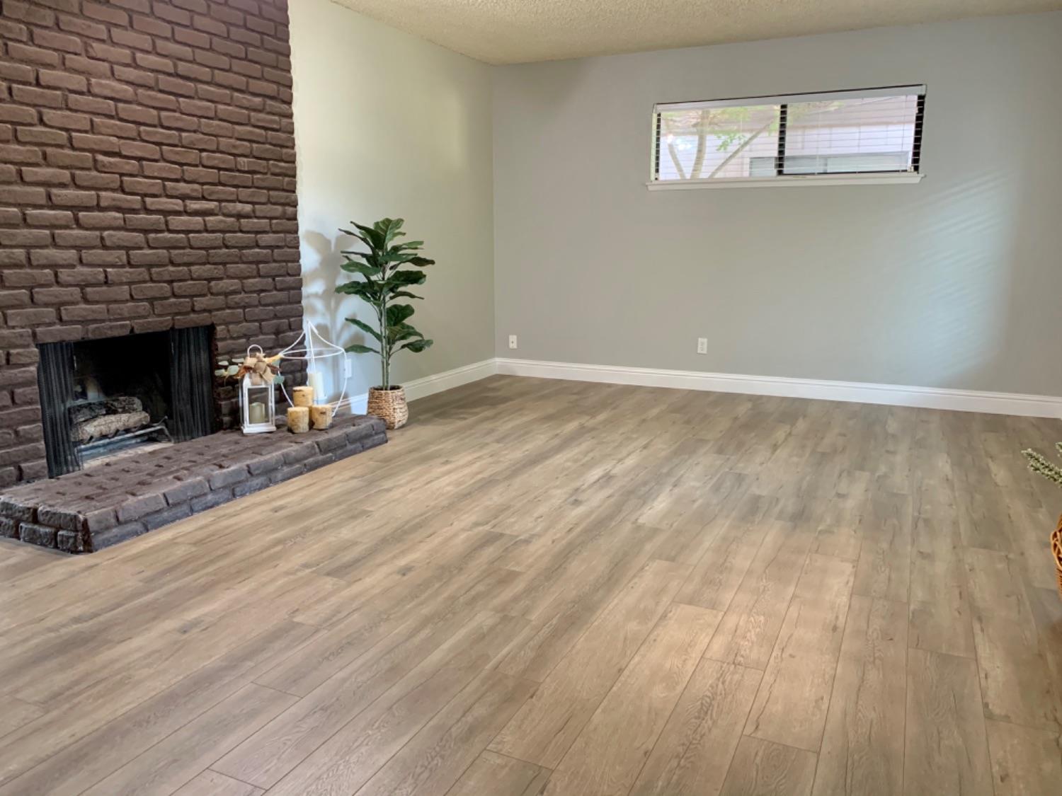 539 West Parlier Avenue, Unit 3 Reedley, CA 93654 - Photo 4 of 22 Gallery Image 4