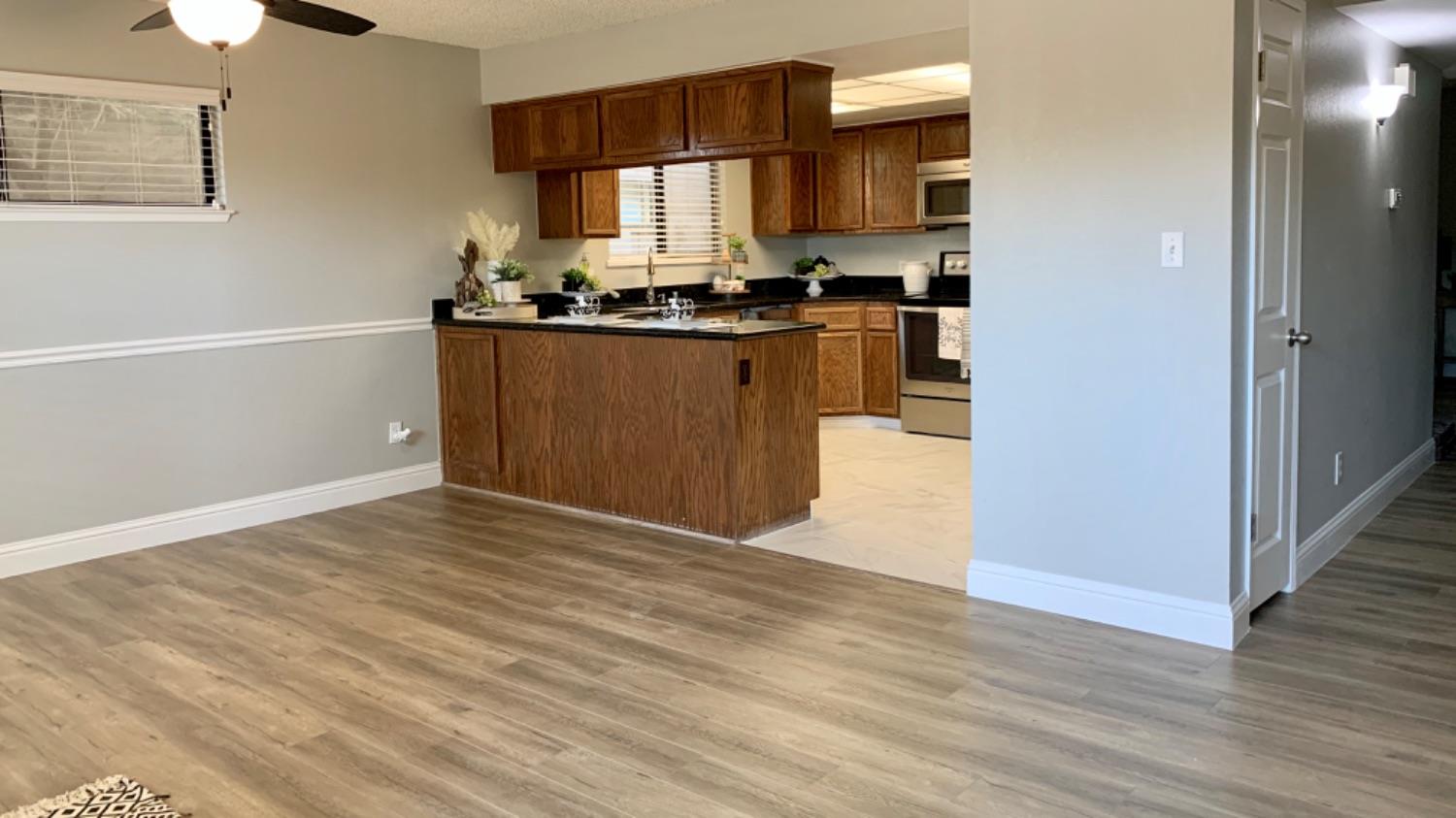 539 West Parlier Avenue, Unit 3 Reedley, CA 93654 - Photo 8 of 22 Gallery Image 8