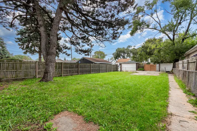 $2,895 | 124 46th Avenue, Bellwood, IL 60104