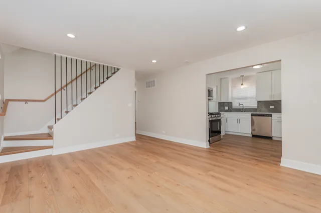 $2,895 | 124 46th Avenue, Bellwood, IL 60104