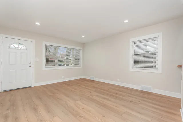 $2,895 | 124 46th Avenue, Bellwood, IL 60104