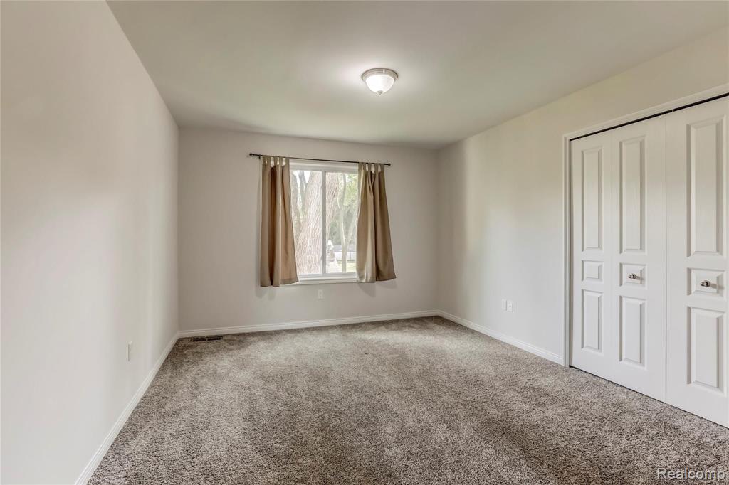 403 1st Street Rochester, MI 48307 - Photo 34 of 40