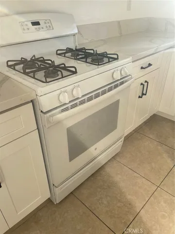 a close view of sink and tap