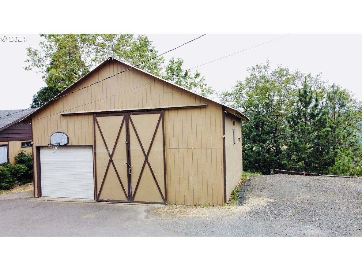 360 Clarks Branch Road Myrtle Creek, OR 97457 - Photo 31 of 48 Gallery Image 31