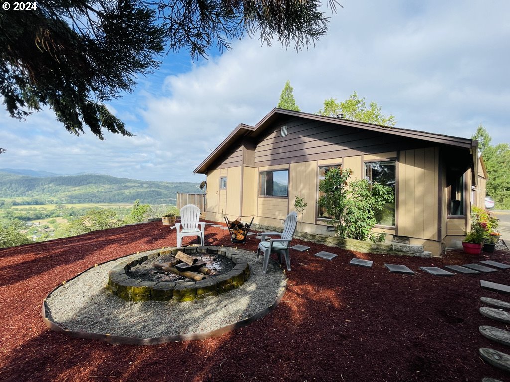 360 Clarks Branch Road Myrtle Creek, OR 97457 - Photo 5 of 48 Gallery Image 5