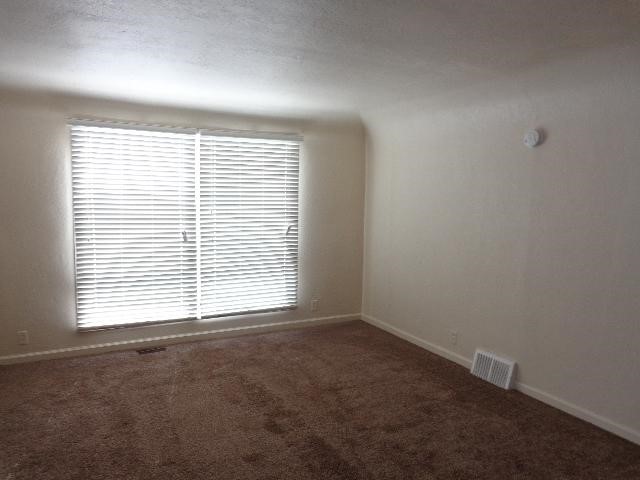 12530 Lincoln Road Burt, MI 48417 - Photo 5 of 17 21425282-4.JPG