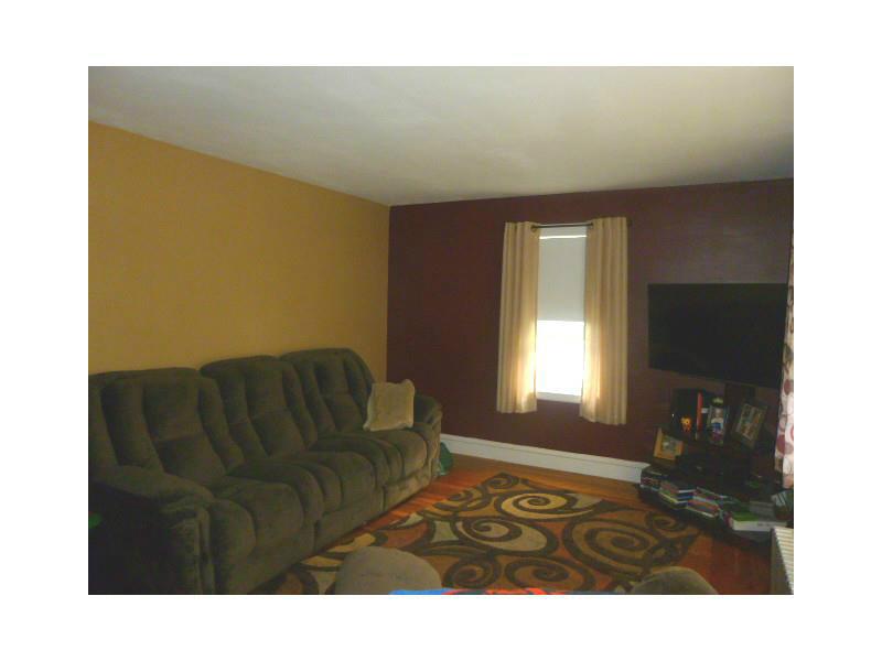 338 Cherry Hill Road Johnston, RI 02919 - Photo 13 of 15 Living Room.