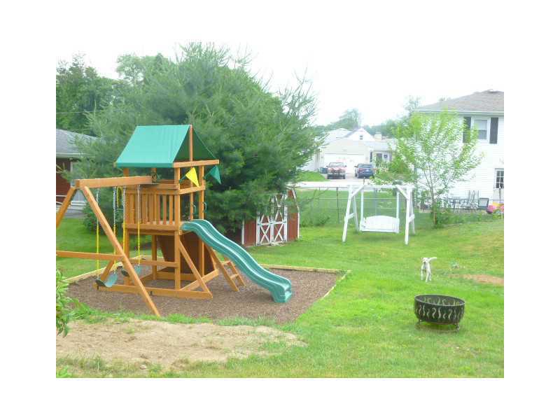 338 Cherry Hill Road Johnston, RI 02919 - Photo 5 of 15 Yard/Garden.