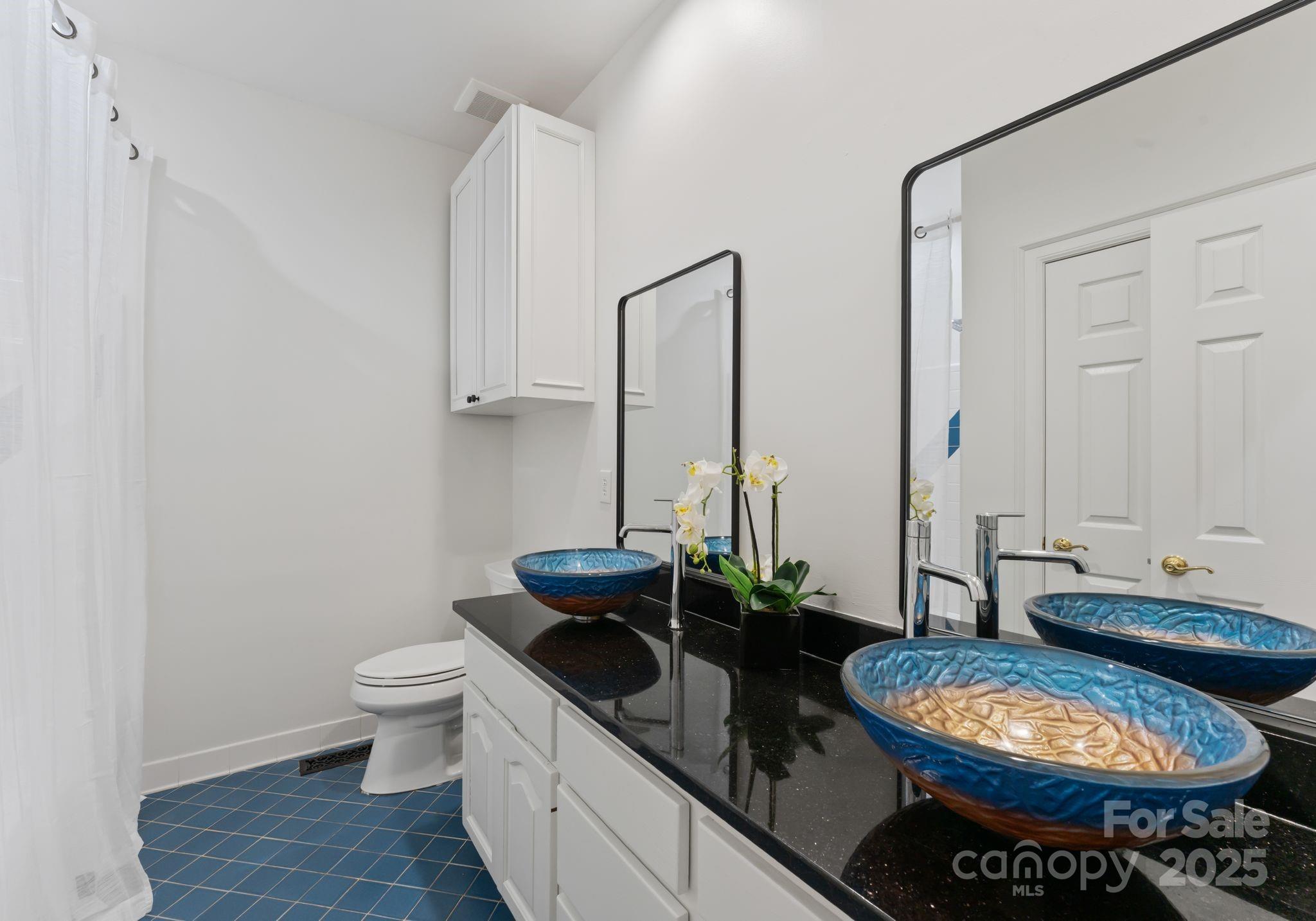 252 Greyfriars Road Mooresville, NC 28117 - Photo 25 of 46 a dining room with chairs