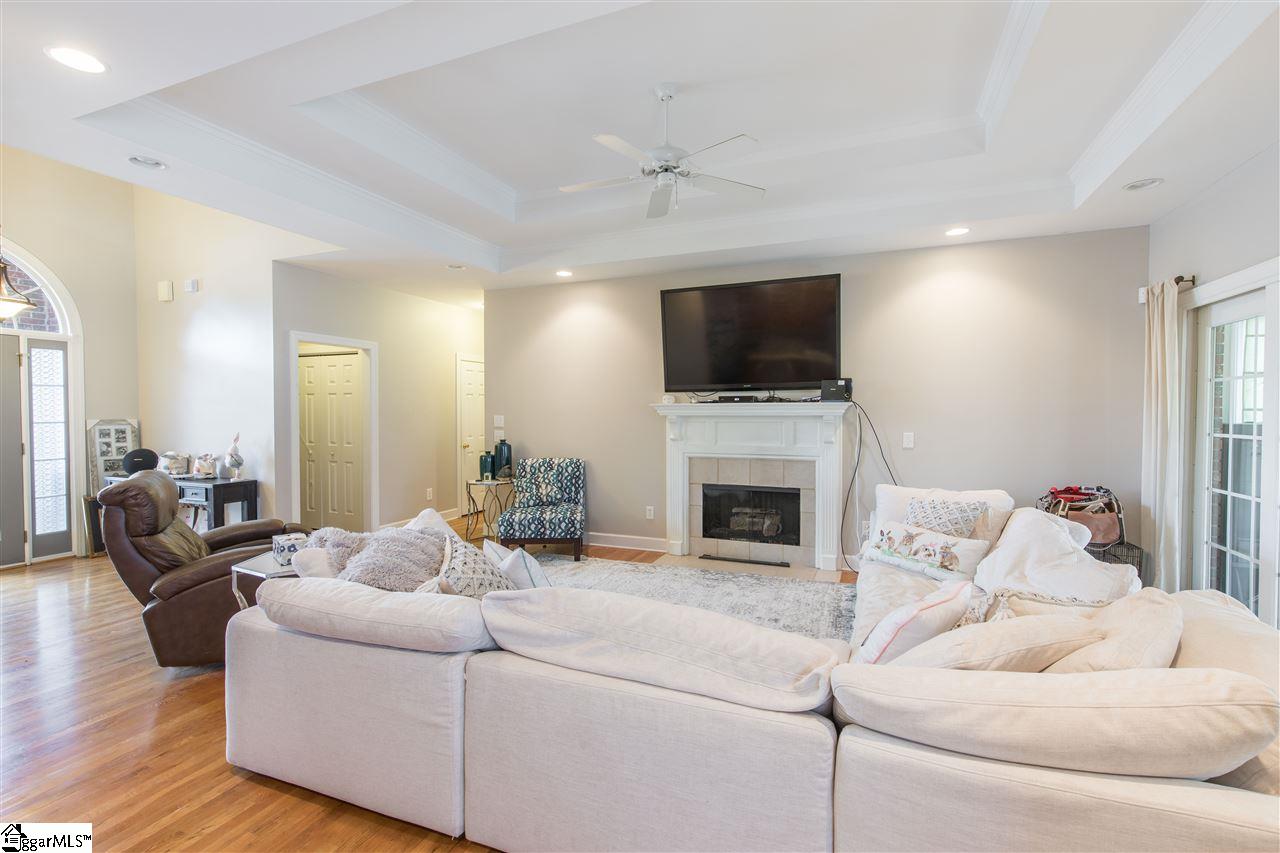 512 Spring Point Court Simpsonville, SC 29681 - Photo 3 of 21 Gallery Image 3