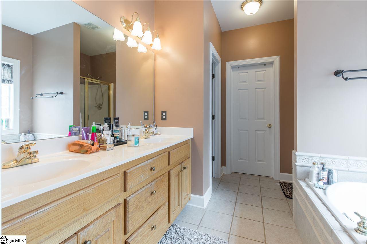 512 Spring Point Court Simpsonville, SC 29681 - Photo 9 of 21 Gallery Image 9